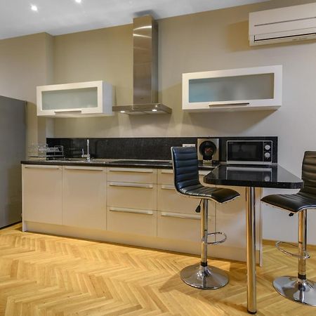 R Apartman Várna Kültér fotó