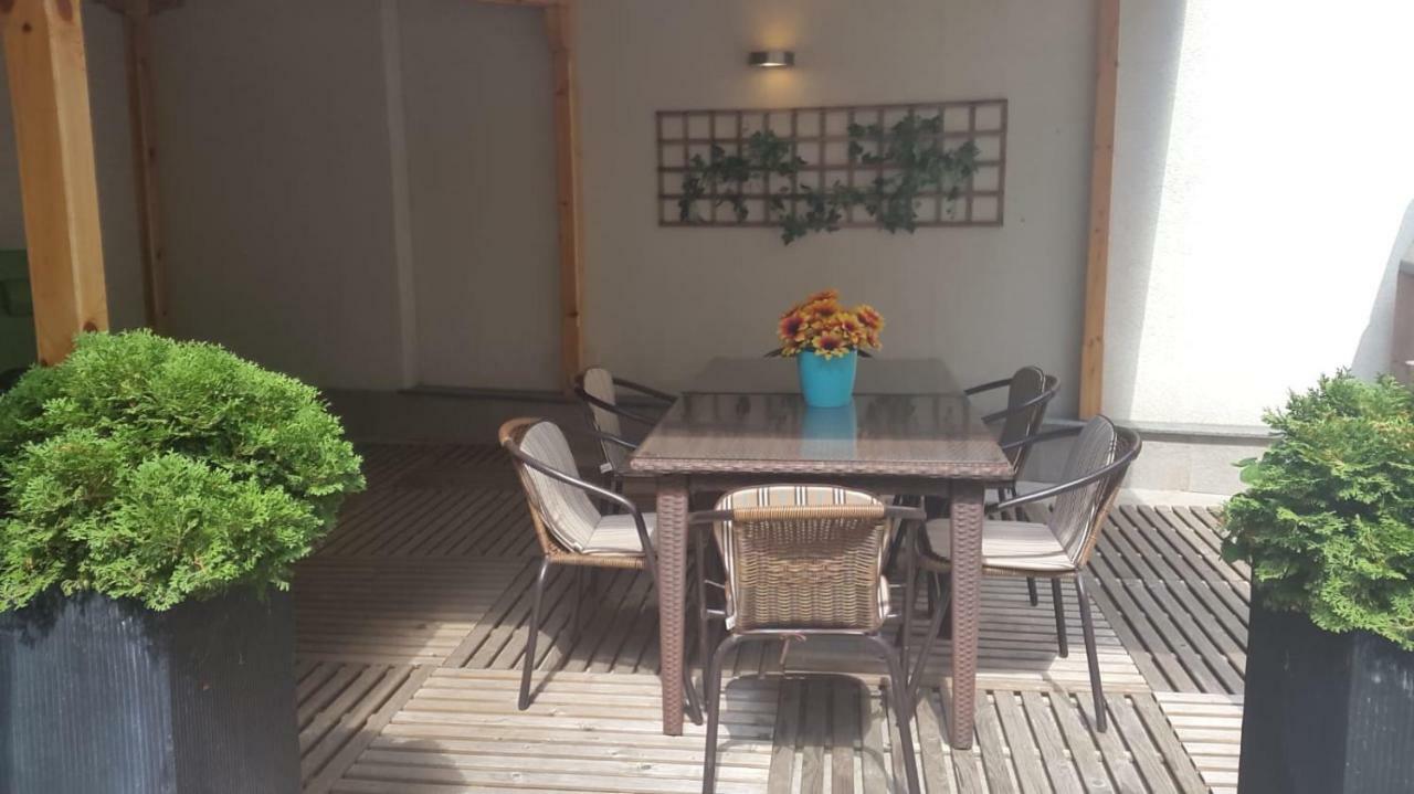 R Apartman Várna Kültér fotó